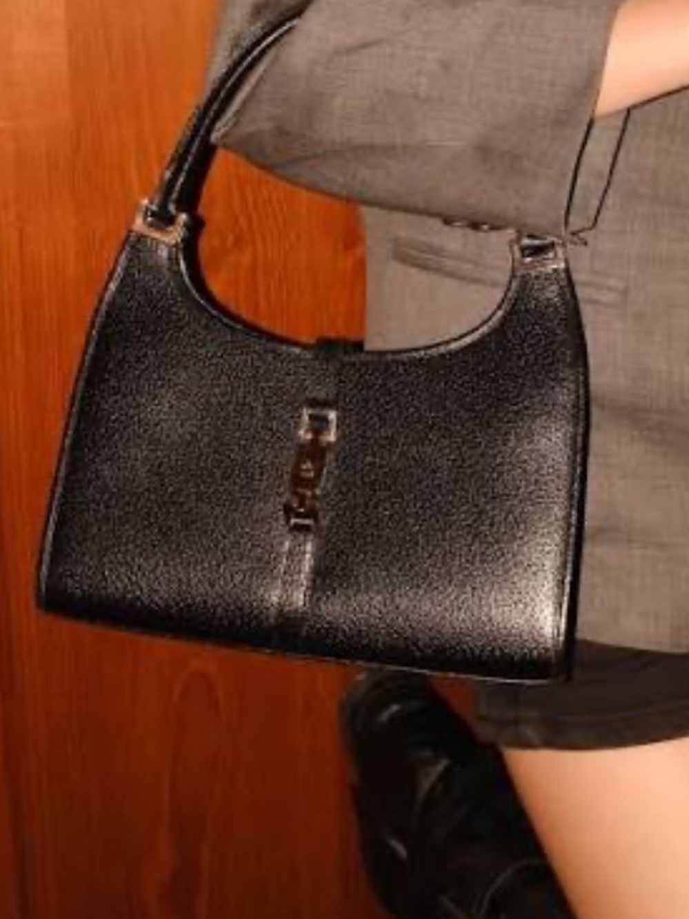 GUCCI Jackie Piston Lock Black Leather Crescent Vintage Shoulder Bag Authentic